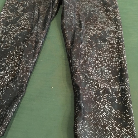 InnerFire Leggings - Picture 2 of 4